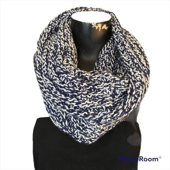 2 pc set Scarves Blue Long, Blue Gray heavy weight and Blue Chunky Infinity - Picture 8 of 9